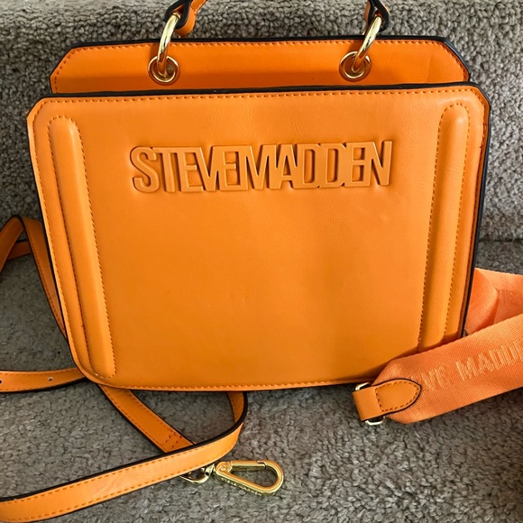LIKE BRAND NEW! USED ONCE! STEVE MADDEN BEVELYN CROSSBODY SATCHEL-TIK TOK VIRAL - Picture 4 of 13